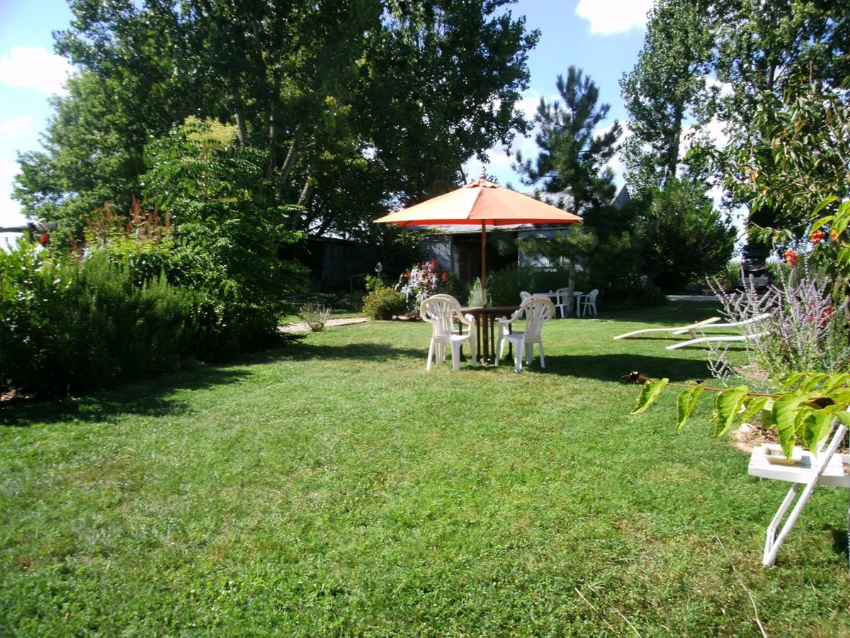 Le Bord De L'Eau Bed & Breakfast Sainte-Terre Dış mekan fotoğraf